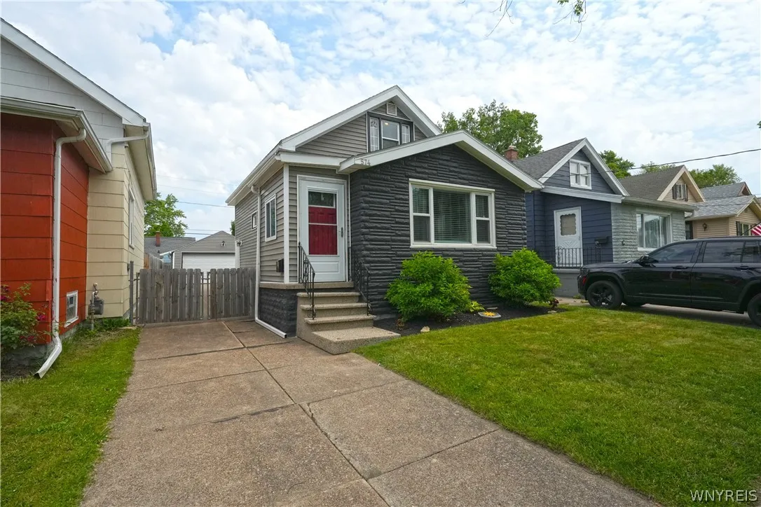 574 Marilla Street, Buffalo, New York 14220, Buffalo, New York 14220, 3 Bedrooms Bedrooms, 6 Rooms Rooms,1 BathroomBathrooms,Residential,Closed,574 Marilla Street, Buffalo, New York 14220,0,B1546018