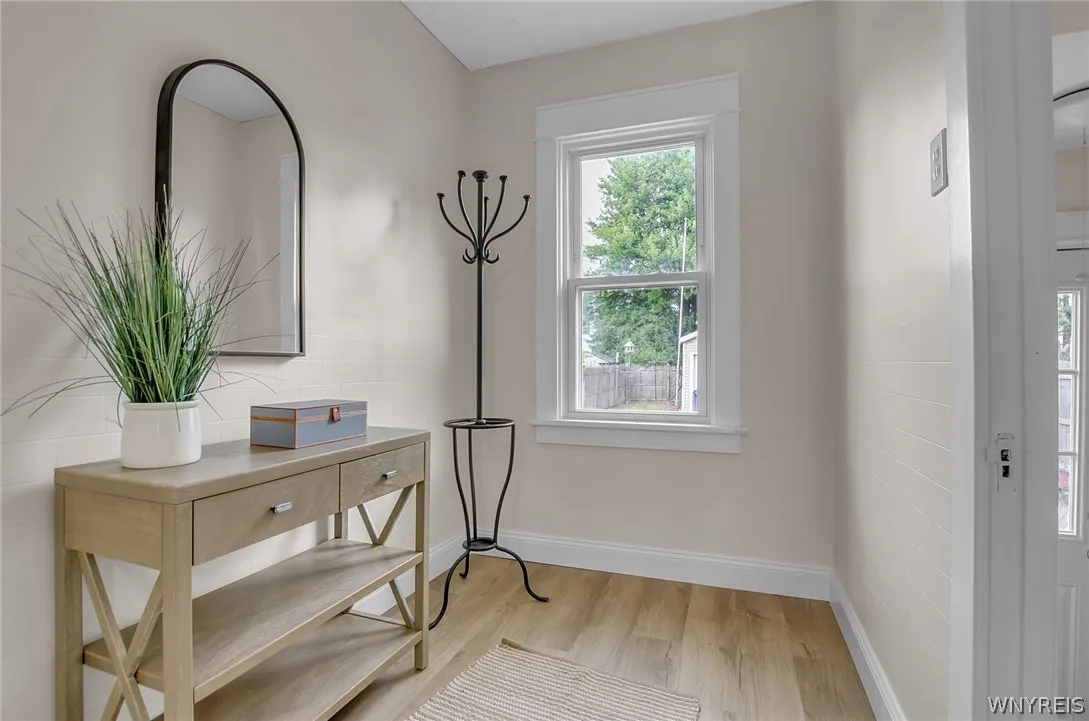 31 Elgas Street, Buffalo, New York 14207, Buffalo, New York 14207, 3 Bedrooms Bedrooms, 8 Rooms Rooms,1 BathroomBathrooms,Residential,Closed,31 Elgas Street, Buffalo, New York 14207,0,B1541285