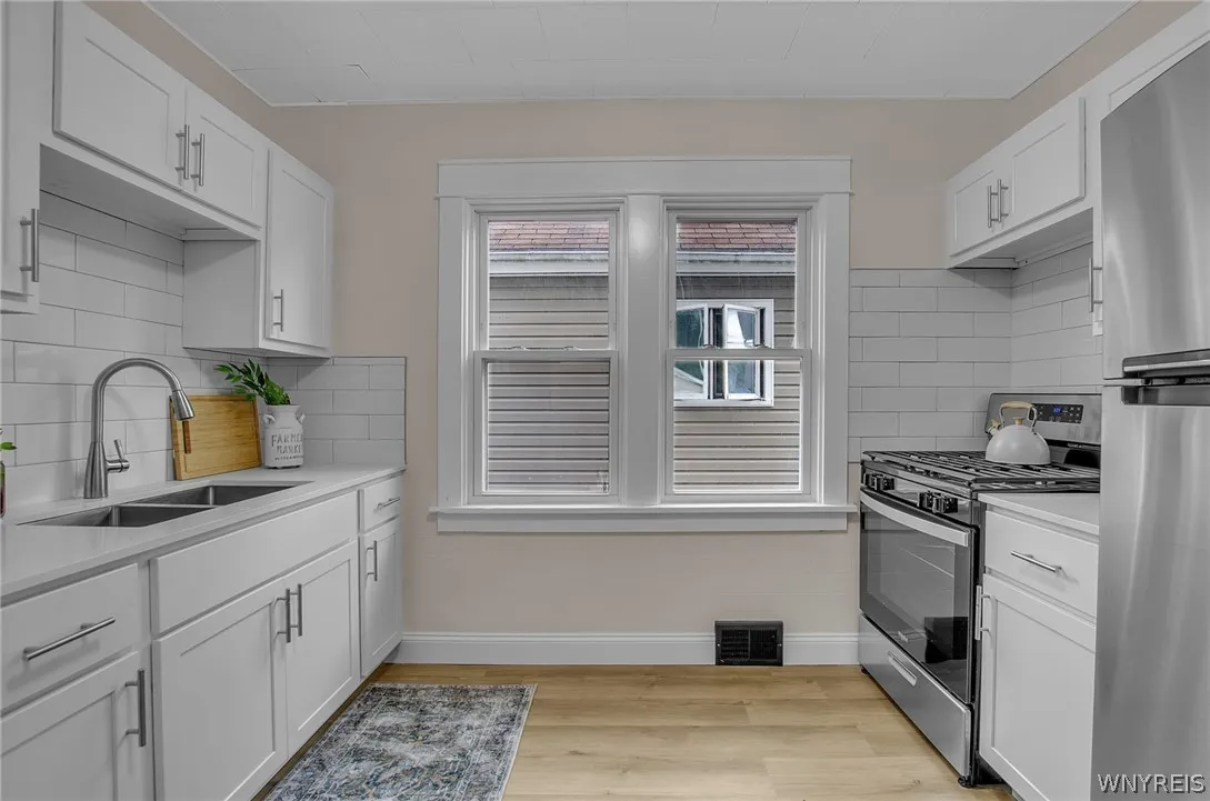 31 Elgas Street, Buffalo, New York 14207, Buffalo, New York 14207, 3 Bedrooms Bedrooms, 8 Rooms Rooms,1 BathroomBathrooms,Residential,Closed,31 Elgas Street, Buffalo, New York 14207,0,B1541285