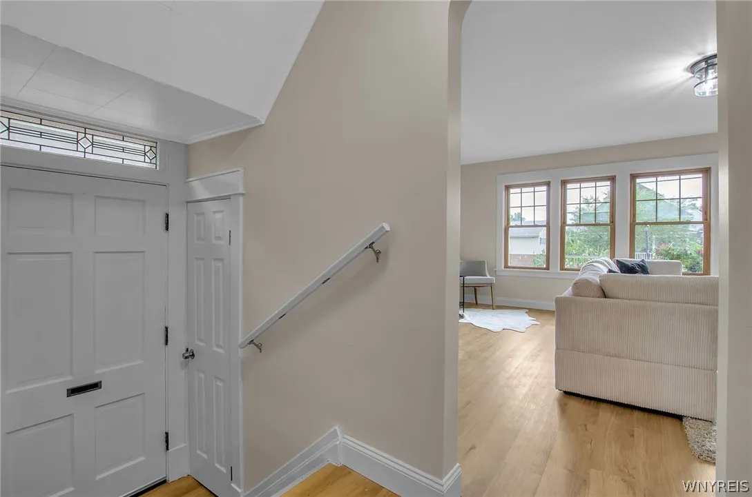 31 Elgas Street, Buffalo, New York 14207, Buffalo, New York 14207, 3 Bedrooms Bedrooms, 8 Rooms Rooms,1 BathroomBathrooms,Residential,Closed,31 Elgas Street, Buffalo, New York 14207,0,B1541285