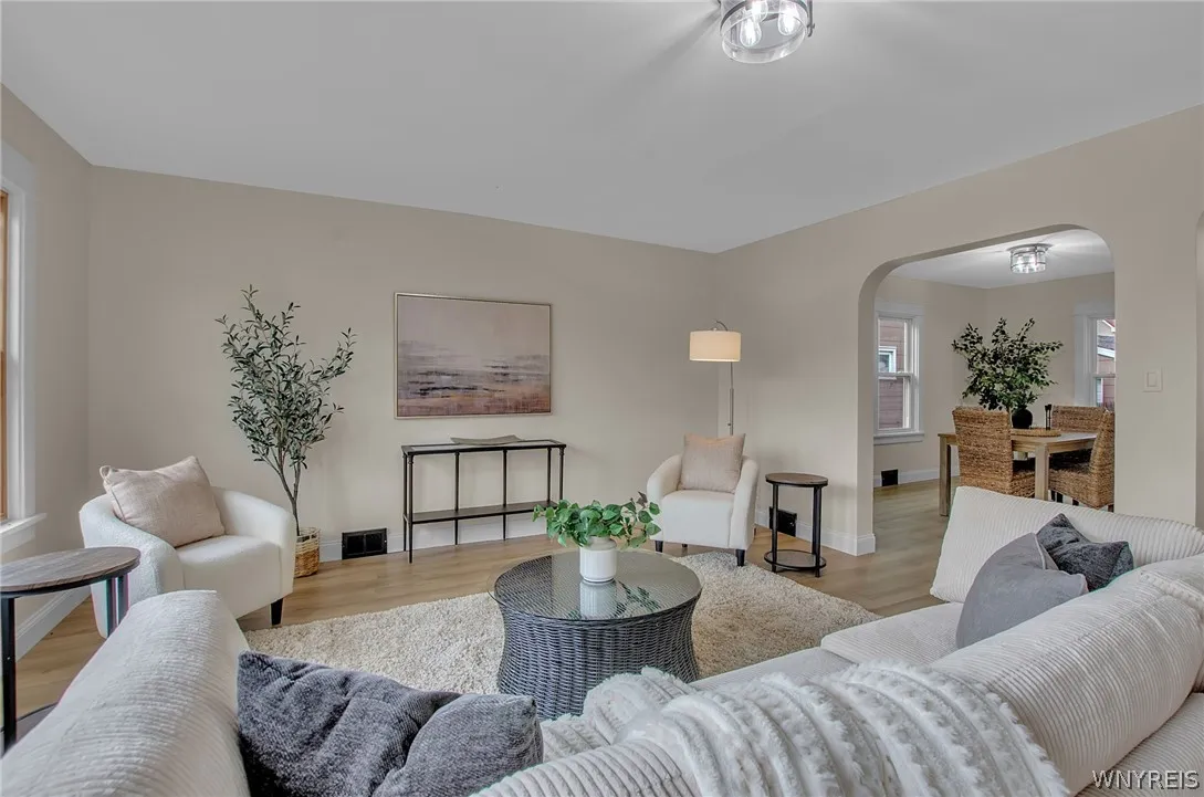 31 Elgas Street, Buffalo, New York 14207, Buffalo, New York 14207, 3 Bedrooms Bedrooms, 8 Rooms Rooms,1 BathroomBathrooms,Residential,Closed,31 Elgas Street, Buffalo, New York 14207,0,B1541285