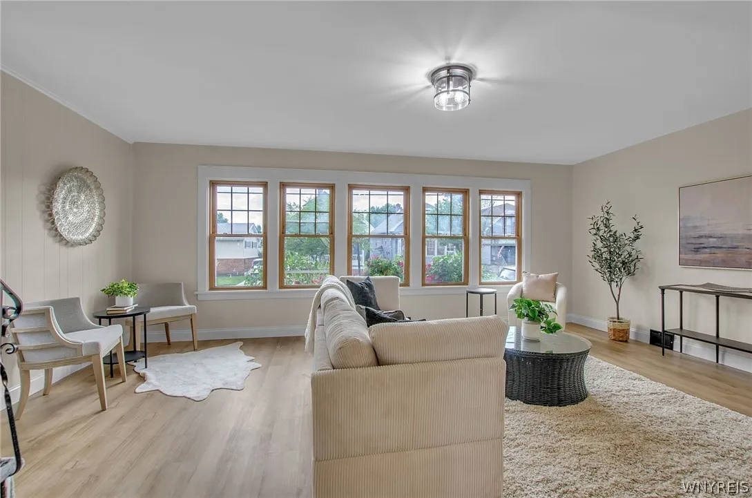31 Elgas Street, Buffalo, New York 14207, Buffalo, New York 14207, 3 Bedrooms Bedrooms, 8 Rooms Rooms,1 BathroomBathrooms,Residential,Closed,31 Elgas Street, Buffalo, New York 14207,0,B1541285