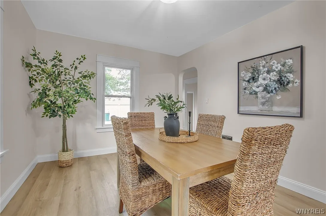 31 Elgas Street, Buffalo, New York 14207, Buffalo, New York 14207, 3 Bedrooms Bedrooms, 8 Rooms Rooms,1 BathroomBathrooms,Residential,Closed,31 Elgas Street, Buffalo, New York 14207,0,B1541285