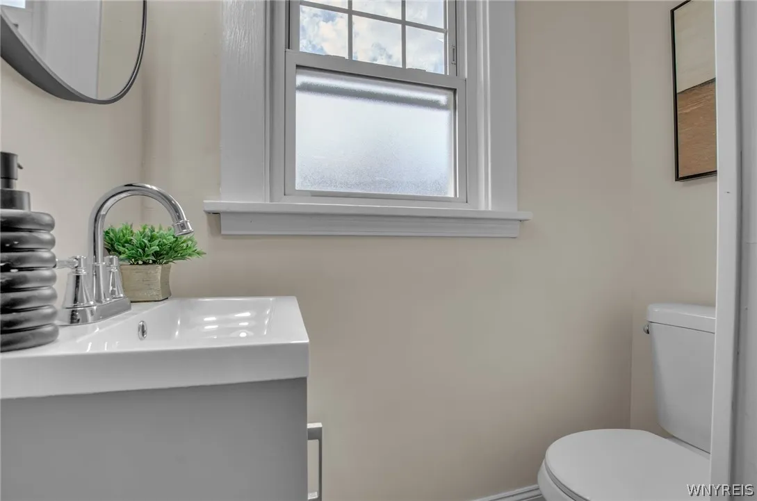 31 Elgas Street, Buffalo, New York 14207, Buffalo, New York 14207, 3 Bedrooms Bedrooms, 8 Rooms Rooms,1 BathroomBathrooms,Residential,Closed,31 Elgas Street, Buffalo, New York 14207,0,B1541285