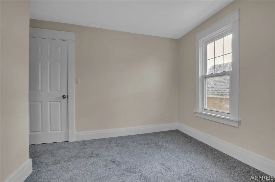 31 Elgas Street, Buffalo, New York 14207, Buffalo, New York 14207, 3 Bedrooms Bedrooms, 8 Rooms Rooms,1 BathroomBathrooms,Residential,Closed,31 Elgas Street, Buffalo, New York 14207,0,B1541285