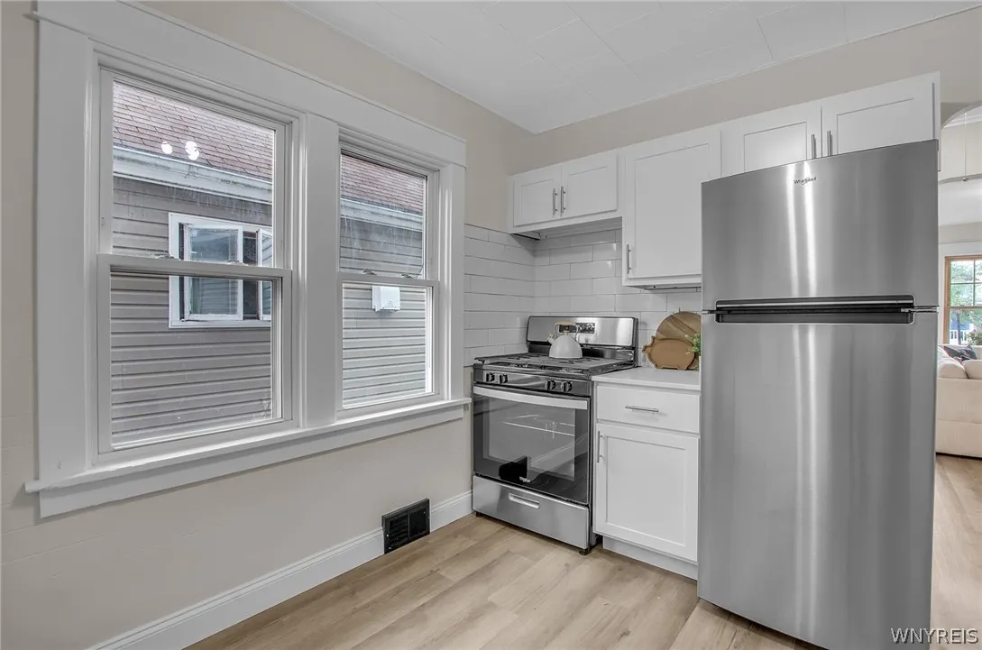 31 Elgas Street, Buffalo, New York 14207, Buffalo, New York 14207, 3 Bedrooms Bedrooms, 8 Rooms Rooms,1 BathroomBathrooms,Residential,Closed,31 Elgas Street, Buffalo, New York 14207,0,B1541285