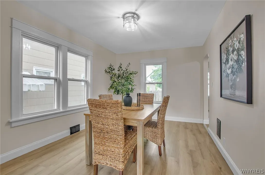 31 Elgas Street, Buffalo, New York 14207, Buffalo, New York 14207, 3 Bedrooms Bedrooms, 8 Rooms Rooms,1 BathroomBathrooms,Residential,Closed,31 Elgas Street, Buffalo, New York 14207,0,B1541285