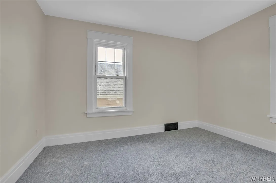 31 Elgas Street, Buffalo, New York 14207, Buffalo, New York 14207, 3 Bedrooms Bedrooms, 8 Rooms Rooms,1 BathroomBathrooms,Residential,Closed,31 Elgas Street, Buffalo, New York 14207,0,B1541285