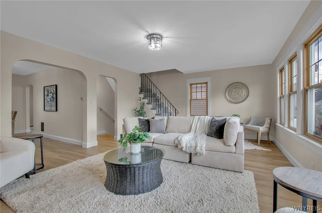 31 Elgas Street, Buffalo, New York 14207, Buffalo, New York 14207, 3 Bedrooms Bedrooms, 8 Rooms Rooms,1 BathroomBathrooms,Residential,Closed,31 Elgas Street, Buffalo, New York 14207,0,B1541285