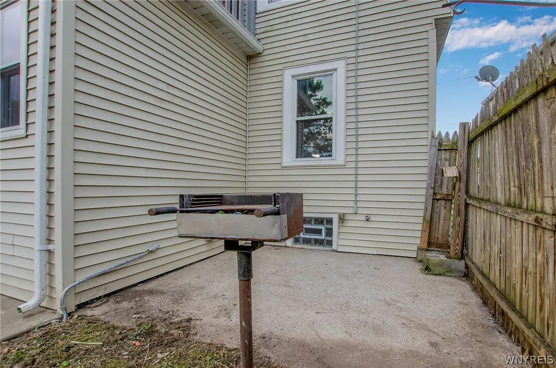 31 Elgas Street, Buffalo, New York 14207, Buffalo, New York 14207, 3 Bedrooms Bedrooms, 8 Rooms Rooms,1 BathroomBathrooms,Residential,Closed,31 Elgas Street, Buffalo, New York 14207,0,B1541285