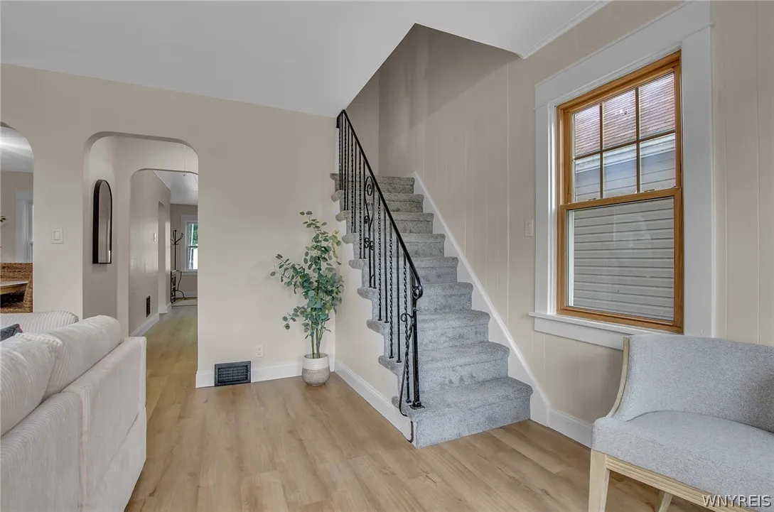 31 Elgas Street, Buffalo, New York 14207, Buffalo, New York 14207, 3 Bedrooms Bedrooms, 8 Rooms Rooms,1 BathroomBathrooms,Residential,Closed,31 Elgas Street, Buffalo, New York 14207,0,B1541285