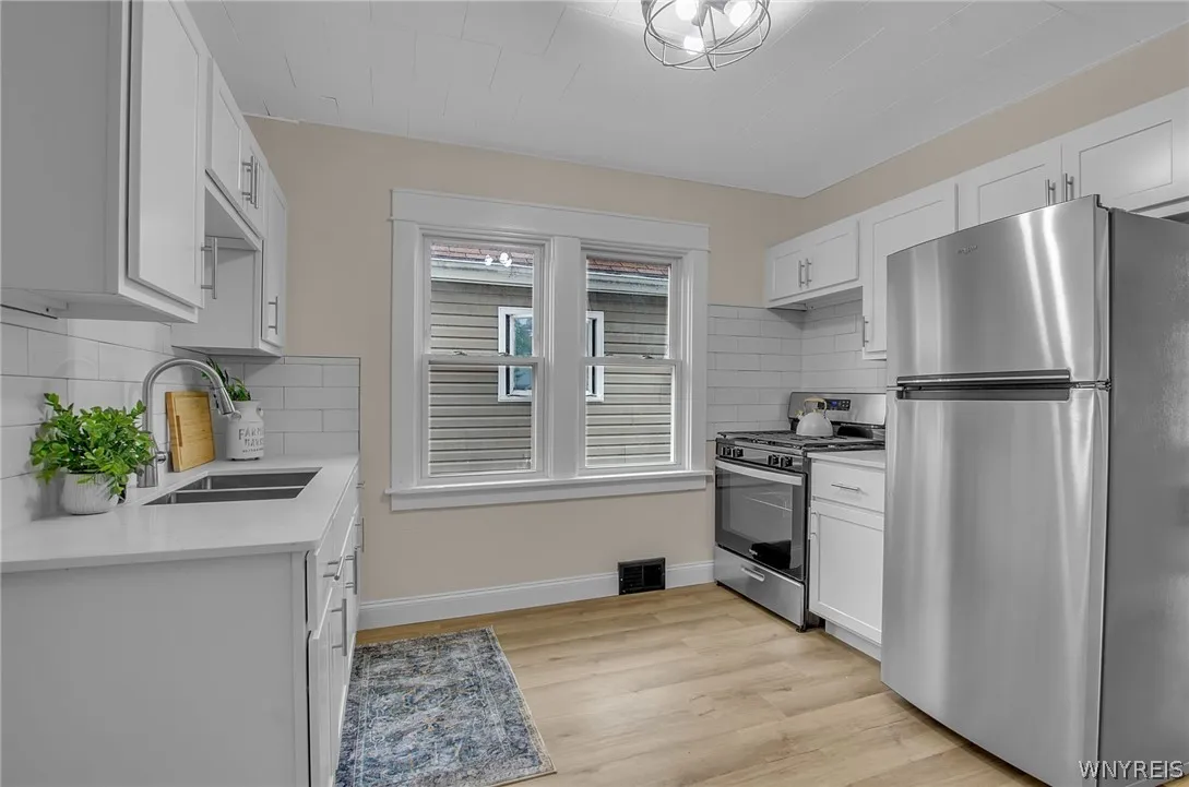 31 Elgas Street, Buffalo, New York 14207, Buffalo, New York 14207, 3 Bedrooms Bedrooms, 8 Rooms Rooms,1 BathroomBathrooms,Residential,Closed,31 Elgas Street, Buffalo, New York 14207,0,B1541285