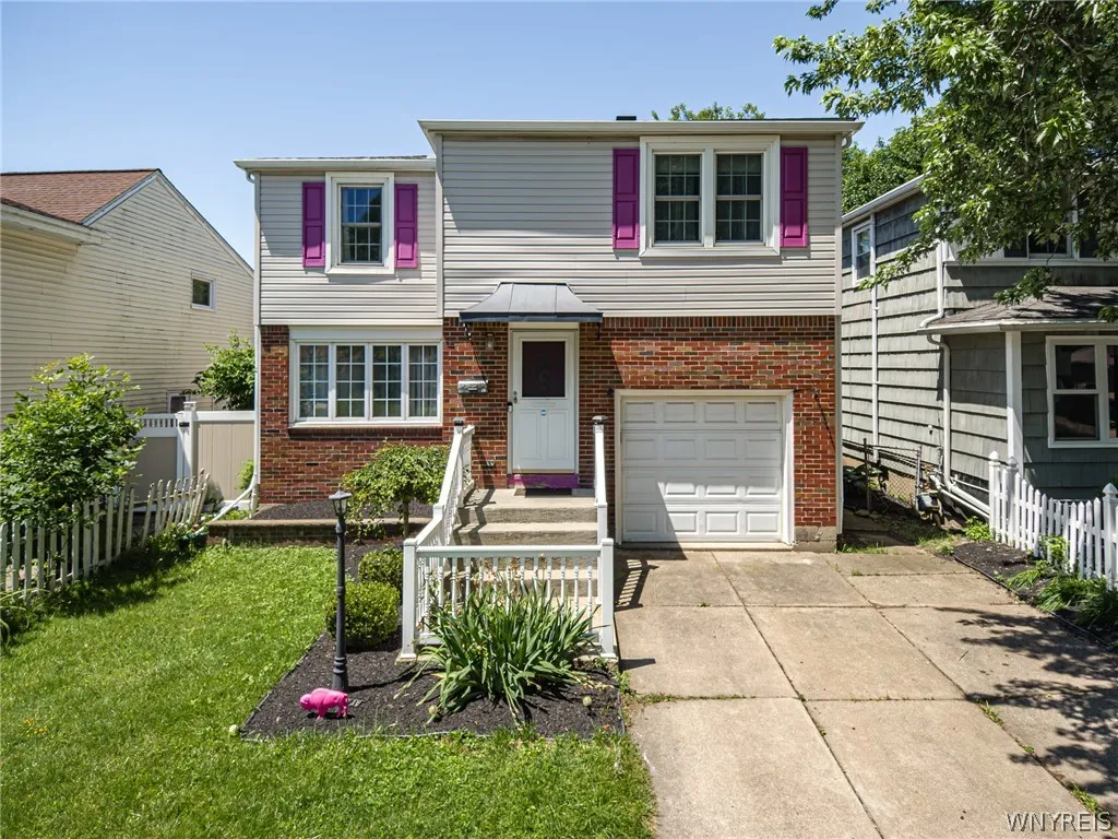 28 Maplegrove Avenue, Tonawanda-town, New York 141, Tonawanda, New York 14150, 4 Bedrooms Bedrooms, 7 Rooms Rooms,1 BathroomBathrooms,Residential,Closed,28 Maplegrove Avenue, Tonawanda-town, New York 141,0,B1545906