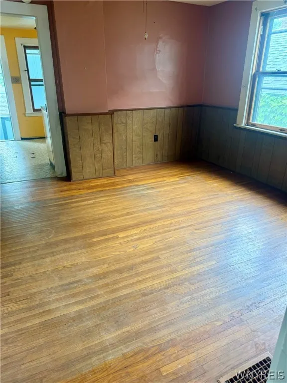 35 Livingston Street, Buffalo, New York 14213, Buffalo, New York 14213, 4 Bedrooms Bedrooms, ,2 BathroomsBathrooms,Residential,Closed,35 Livingston Street, Buffalo, New York 14213,0,B1546267