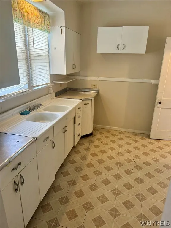 35 Livingston Street, Buffalo, New York 14213, Buffalo, New York 14213, 4 Bedrooms Bedrooms, ,2 BathroomsBathrooms,Residential,Closed,35 Livingston Street, Buffalo, New York 14213,0,B1546267