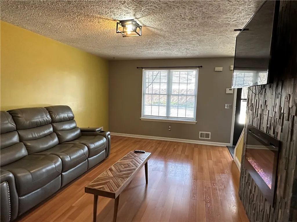 1082 Mt Hope Avenue Un47, Rochester, New York 1462, Rochester, New York 14620, 2 Bedrooms Bedrooms, 4 Rooms Rooms,1 BathroomBathrooms,Residential Lease,Closed,1082 Mt Hope Avenue Un47, Rochester, New York 1462,0,R1546445