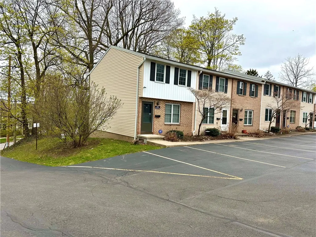 1082 Mt Hope Avenue Un47, Rochester, New York 1462, Rochester, New York 14620, 2 Bedrooms Bedrooms, 4 Rooms Rooms,1 BathroomBathrooms,Residential Lease,Closed,1082 Mt Hope Avenue Un47, Rochester, New York 1462,0,R1546445