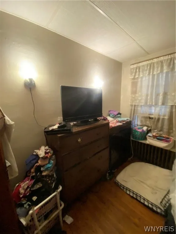 Lower bedroom