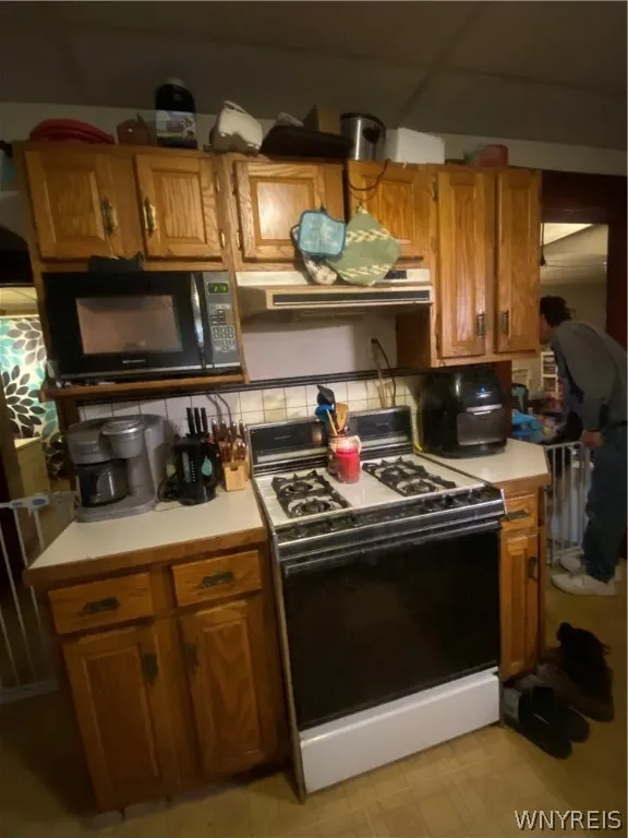 Lower kitchen