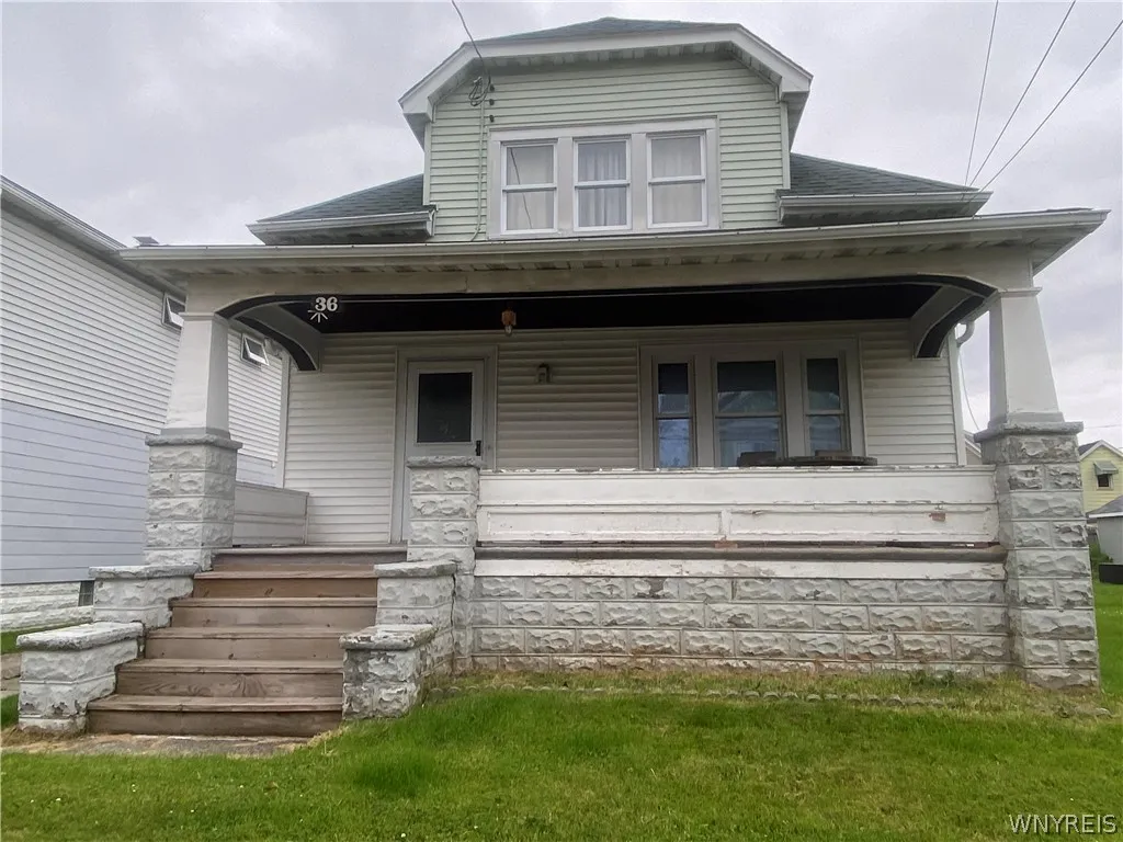 36 Willowlawn Parkway, Cheektowaga, New York 14206, Cheektowaga, New York 14206, 4 Bedrooms Bedrooms, ,2 BathroomsBathrooms,Residential,Closed,36 Willowlawn Parkway, Cheektowaga, New York 14206,0,B1545481
