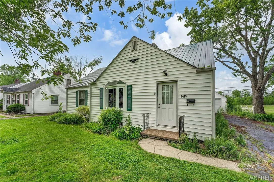 1418 East Park Road, Grand Island, New York 14072, Grand Island, New York 14072, 3 Bedrooms Bedrooms, 6 Rooms Rooms,1 BathroomBathrooms,Residential,Closed,1418 East Park Road, Grand Island, New York 14072,0,B1546617