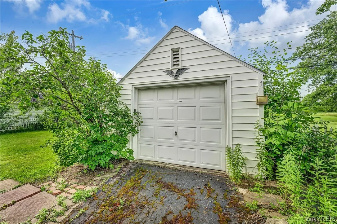 1418 East Park Road, Grand Island, New York 14072, Grand Island, New York 14072, 3 Bedrooms Bedrooms, 6 Rooms Rooms,1 BathroomBathrooms,Residential,Closed,1418 East Park Road, Grand Island, New York 14072,0,B1546617