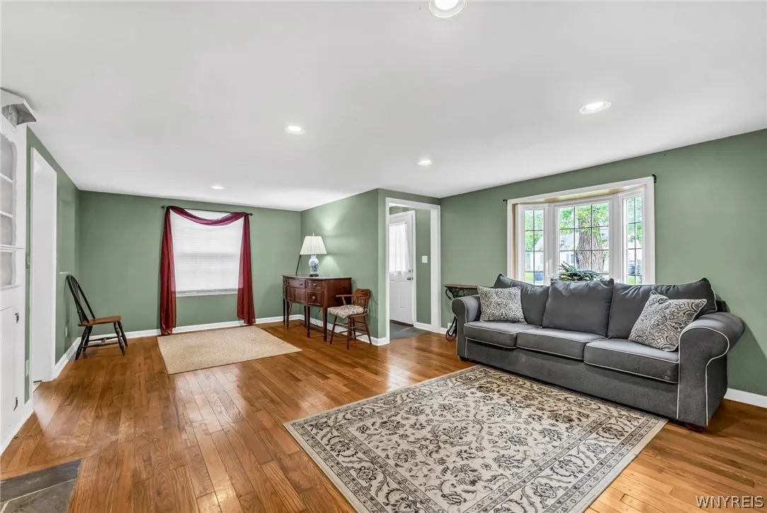 1418 East Park Road, Grand Island, New York 14072, Grand Island, New York 14072, 3 Bedrooms Bedrooms, 6 Rooms Rooms,1 BathroomBathrooms,Residential,Closed,1418 East Park Road, Grand Island, New York 14072,0,B1546617