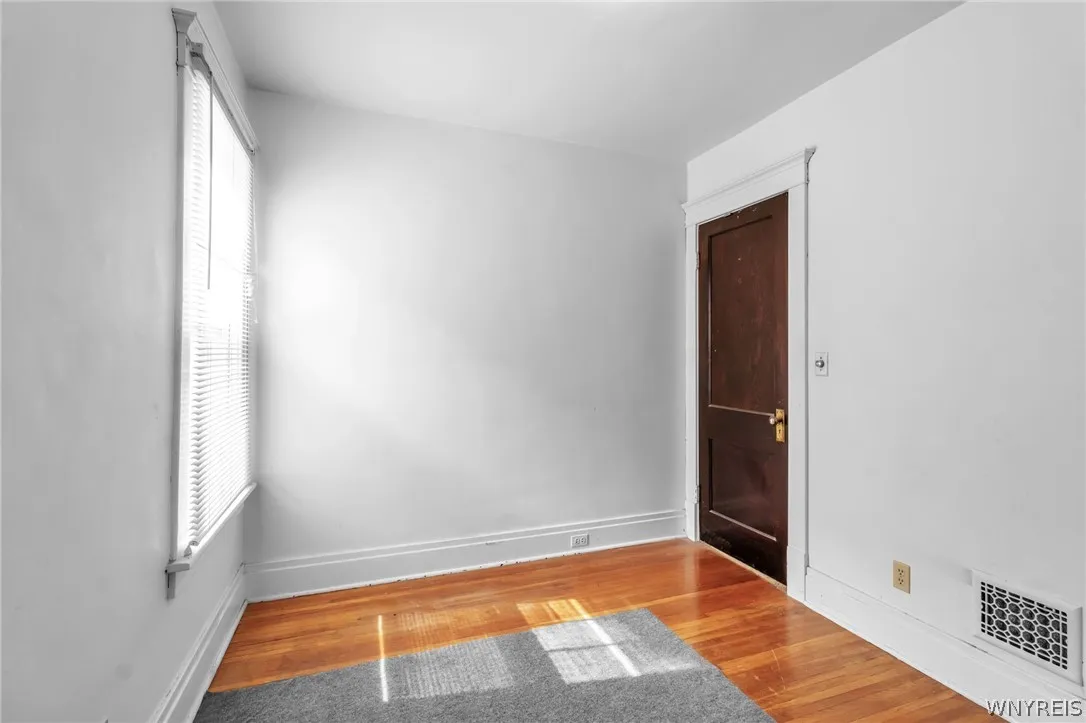 75 Roesch Avenue, Buffalo, New York 14207, Buffalo, New York 14207, 6 Bedrooms Bedrooms, ,2 BathroomsBathrooms,Residential,Closed,75 Roesch Avenue, Buffalo, New York 14207,0,B1545842