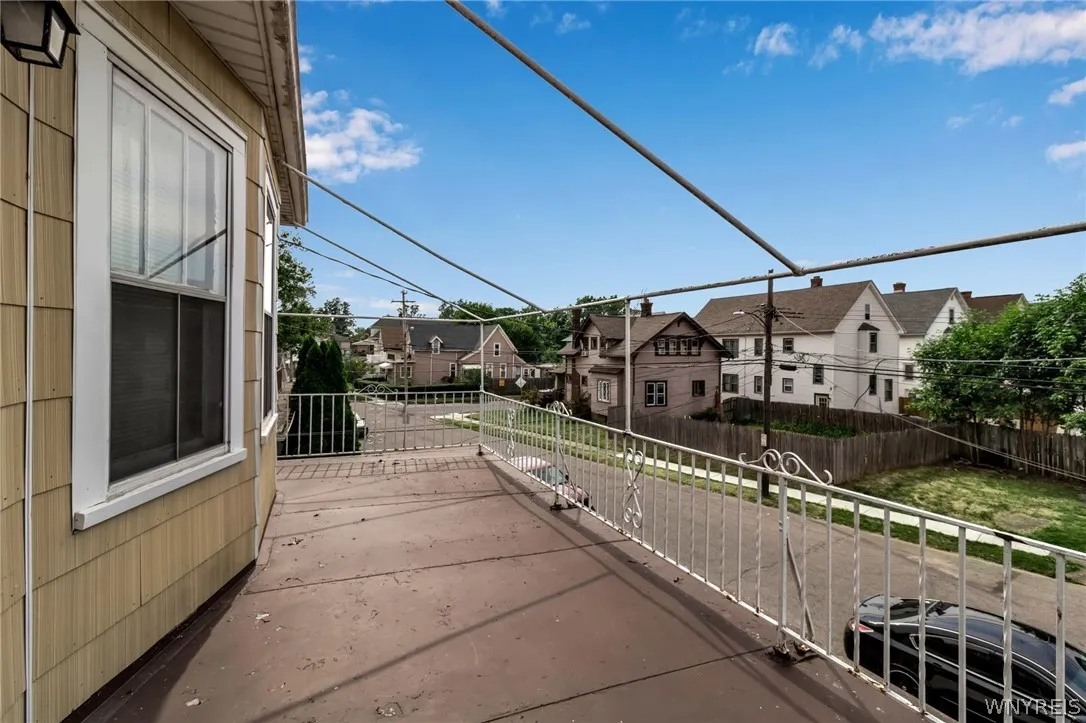 75 Roesch Avenue, Buffalo, New York 14207, Buffalo, New York 14207, 6 Bedrooms Bedrooms, ,2 BathroomsBathrooms,Residential,Closed,75 Roesch Avenue, Buffalo, New York 14207,0,B1545842