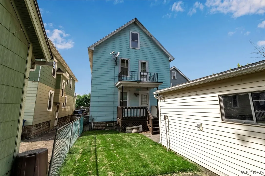 75 Roesch Avenue, Buffalo, New York 14207, Buffalo, New York 14207, 6 Bedrooms Bedrooms, ,2 BathroomsBathrooms,Residential,Closed,75 Roesch Avenue, Buffalo, New York 14207,0,B1545842