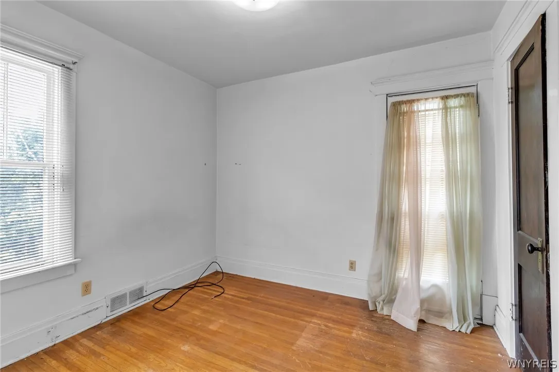 75 Roesch Avenue, Buffalo, New York 14207, Buffalo, New York 14207, 6 Bedrooms Bedrooms, ,2 BathroomsBathrooms,Residential,Closed,75 Roesch Avenue, Buffalo, New York 14207,0,B1545842