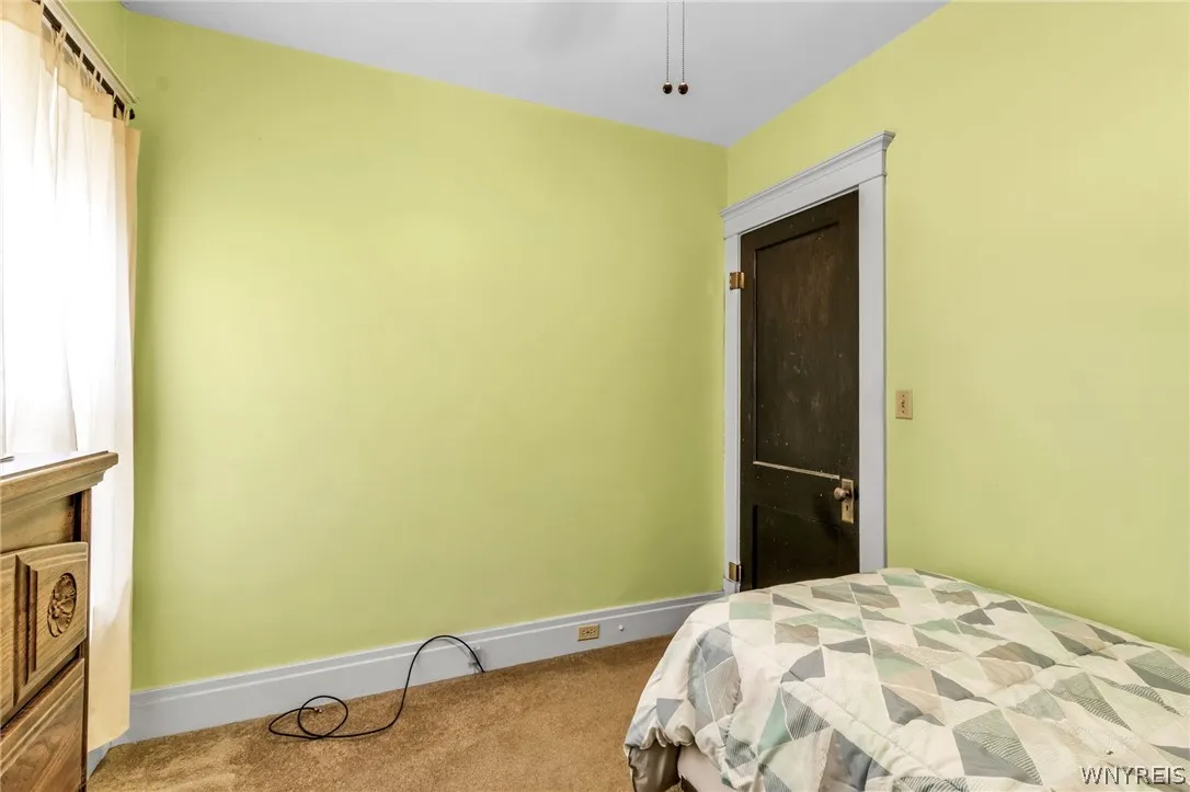 75 Roesch Avenue, Buffalo, New York 14207, Buffalo, New York 14207, 6 Bedrooms Bedrooms, ,2 BathroomsBathrooms,Residential,Closed,75 Roesch Avenue, Buffalo, New York 14207,0,B1545842