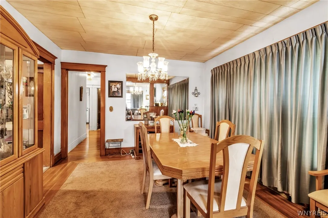75 Roesch Avenue, Buffalo, New York 14207, Buffalo, New York 14207, 6 Bedrooms Bedrooms, ,2 BathroomsBathrooms,Residential,Closed,75 Roesch Avenue, Buffalo, New York 14207,0,B1545842