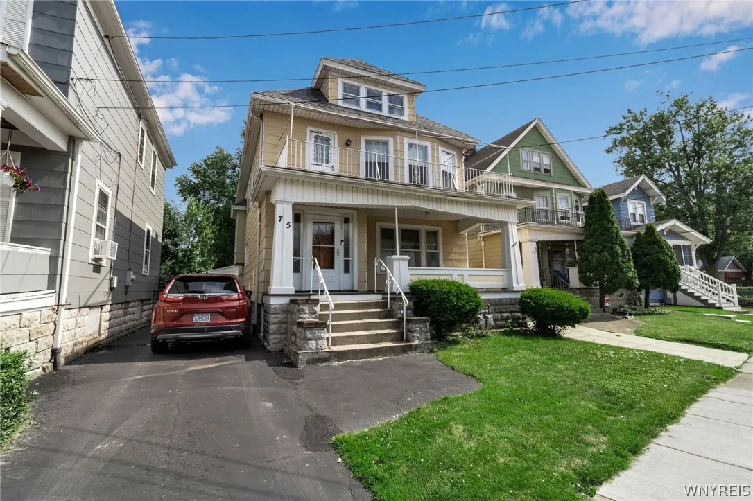 75 Roesch Avenue, Buffalo, New York 14207, Buffalo, New York 14207, 6 Bedrooms Bedrooms, ,2 BathroomsBathrooms,Residential,Closed,75 Roesch Avenue, Buffalo, New York 14207,0,B1545842