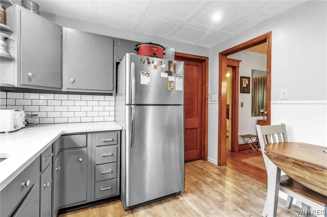 75 Roesch Avenue, Buffalo, New York 14207, Buffalo, New York 14207, 6 Bedrooms Bedrooms, ,2 BathroomsBathrooms,Residential,Closed,75 Roesch Avenue, Buffalo, New York 14207,0,B1545842