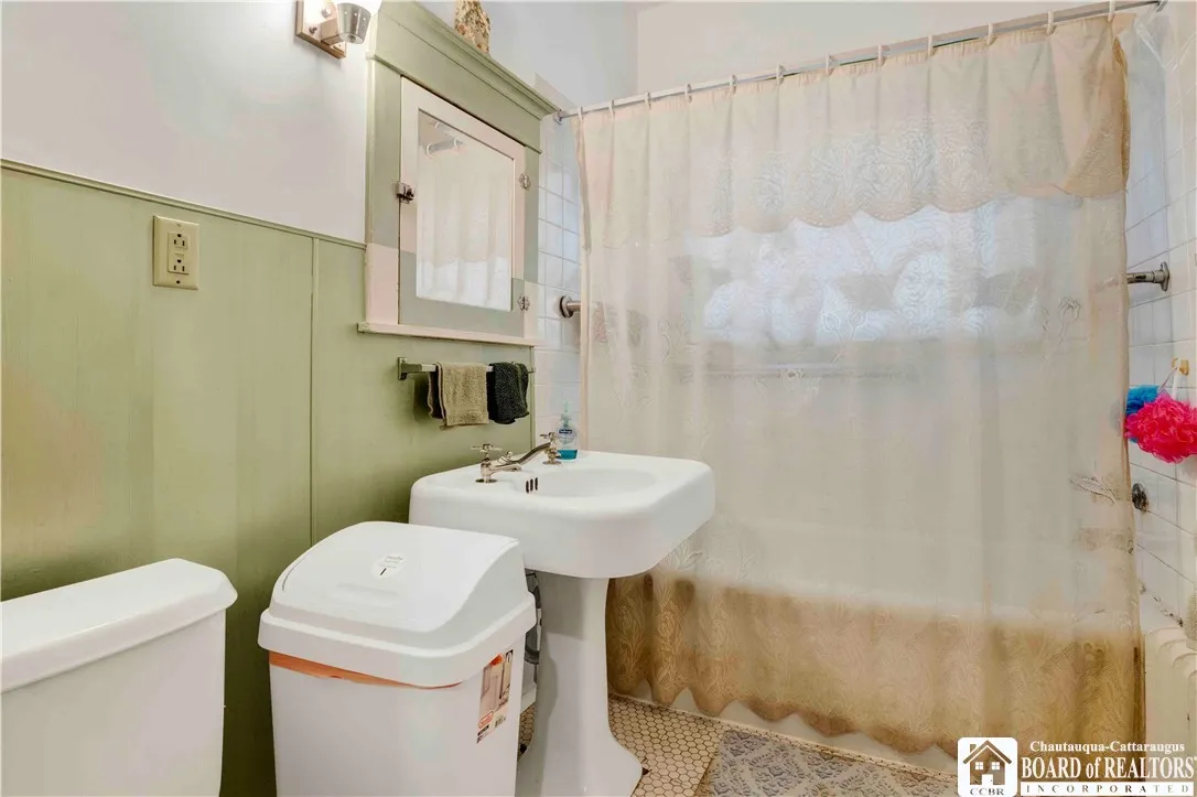 329 Bird Avenue, Buffalo, New York 14213, Buffalo, New York 14213, 10 Bedrooms Bedrooms, ,4 BathroomsBathrooms,Residential,Closed,329 Bird Avenue, Buffalo, New York 14213,0,R1546826
