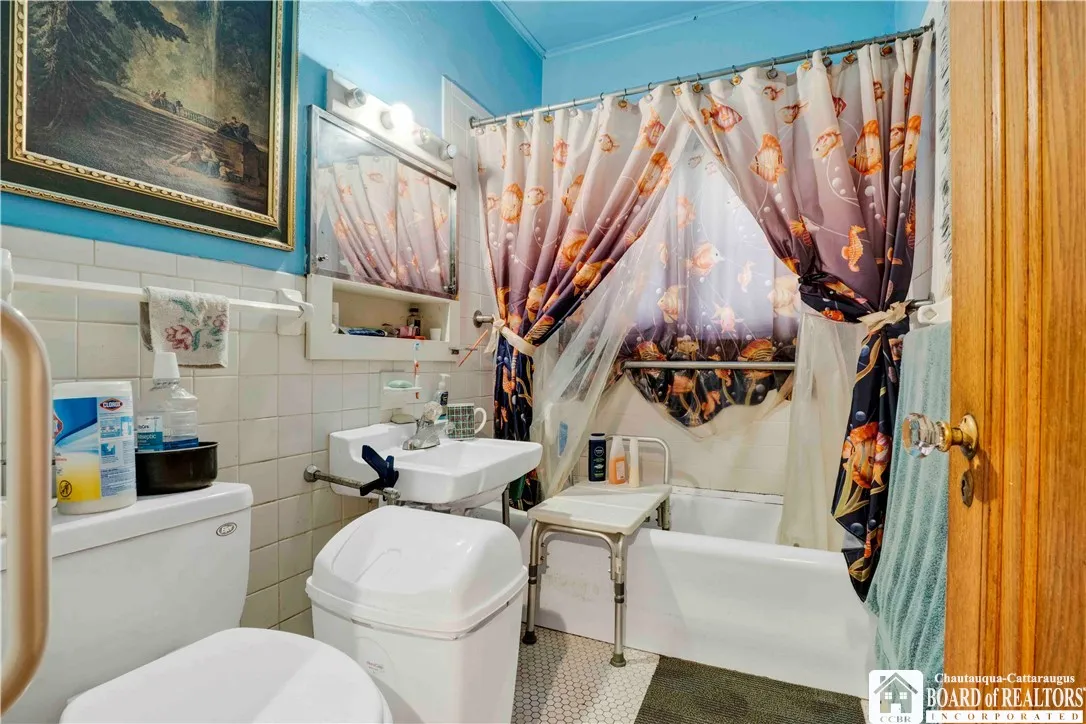 329 Bird Avenue, Buffalo, New York 14213, Buffalo, New York 14213, 10 Bedrooms Bedrooms, ,4 BathroomsBathrooms,Residential,Closed,329 Bird Avenue, Buffalo, New York 14213,0,R1546826