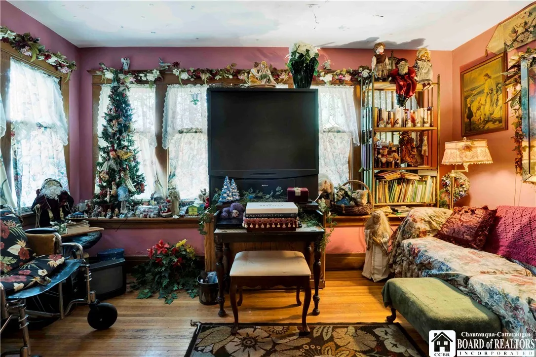 329 Bird Avenue, Buffalo, New York 14213, Buffalo, New York 14213, 10 Bedrooms Bedrooms, ,4 BathroomsBathrooms,Residential,Closed,329 Bird Avenue, Buffalo, New York 14213,0,R1546826