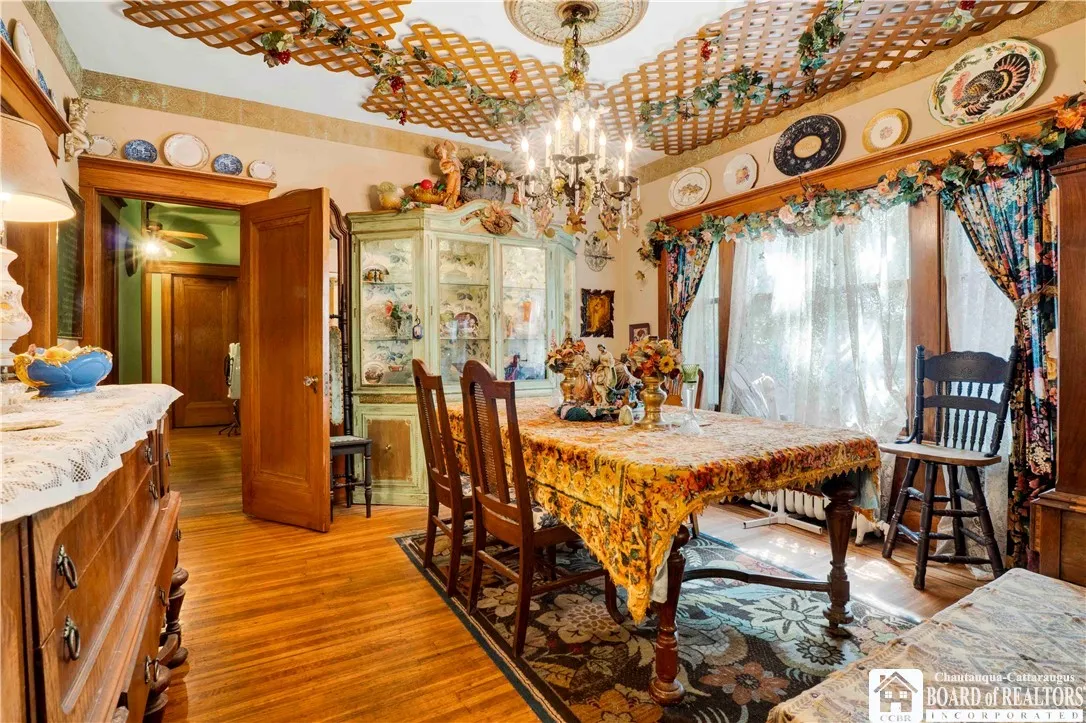 329 Bird Avenue, Buffalo, New York 14213, Buffalo, New York 14213, 10 Bedrooms Bedrooms, ,4 BathroomsBathrooms,Residential,Closed,329 Bird Avenue, Buffalo, New York 14213,0,R1546826
