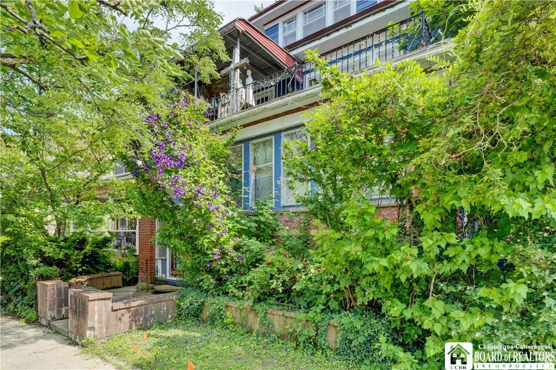 329 Bird Avenue, Buffalo, New York 14213, Buffalo, New York 14213, 10 Bedrooms Bedrooms, ,4 BathroomsBathrooms,Residential,Closed,329 Bird Avenue, Buffalo, New York 14213,0,R1546826