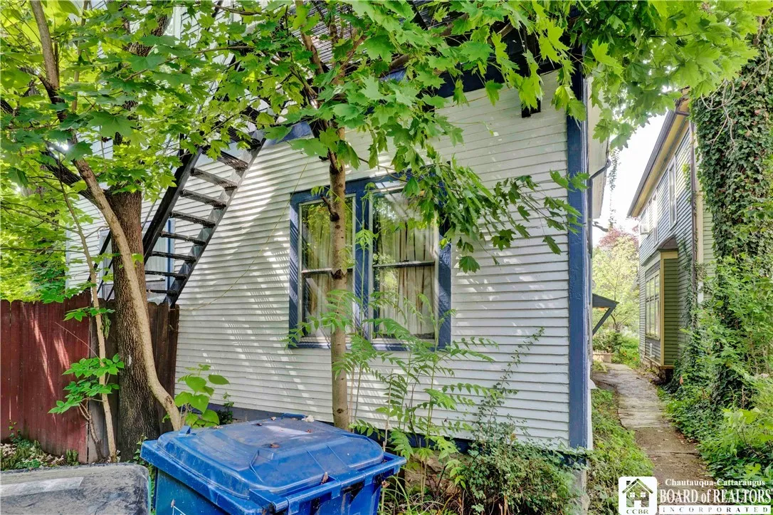 329 Bird Avenue, Buffalo, New York 14213, Buffalo, New York 14213, 10 Bedrooms Bedrooms, ,4 BathroomsBathrooms,Residential,Closed,329 Bird Avenue, Buffalo, New York 14213,0,R1546826