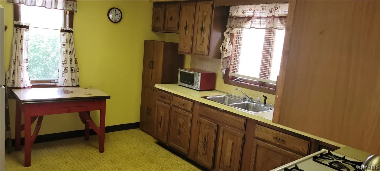 134 Riverside Avenue, Buffalo, New York 14207, Buffalo, New York 14207, 4 Bedrooms Bedrooms, 9 Rooms Rooms,1 BathroomBathrooms,Residential,Closed,134 Riverside Avenue, Buffalo, New York 14207,0,B1546863