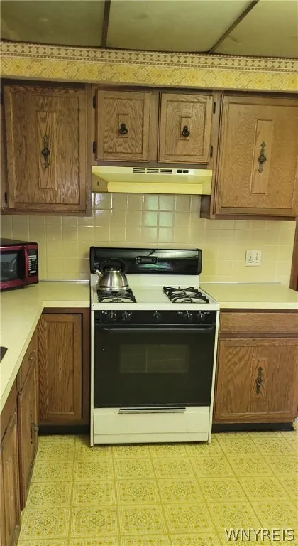 134 Riverside Avenue, Buffalo, New York 14207, Buffalo, New York 14207, 4 Bedrooms Bedrooms, 9 Rooms Rooms,1 BathroomBathrooms,Residential,Closed,134 Riverside Avenue, Buffalo, New York 14207,0,B1546863
