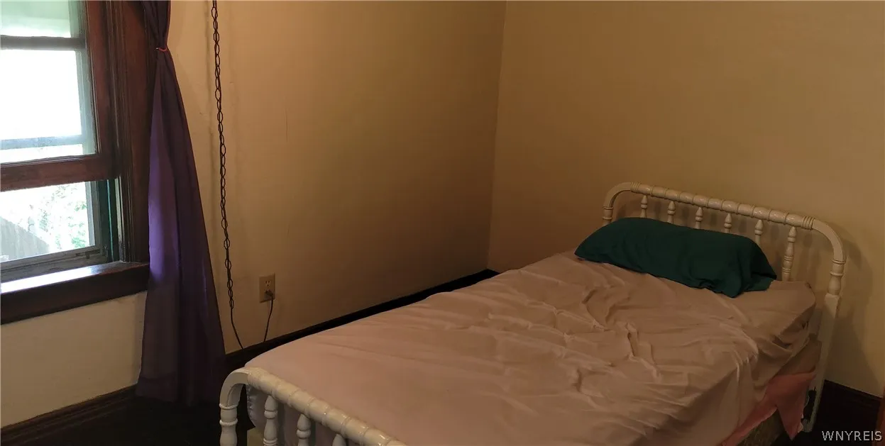 134 Riverside Avenue, Buffalo, New York 14207, Buffalo, New York 14207, 4 Bedrooms Bedrooms, 9 Rooms Rooms,1 BathroomBathrooms,Residential,Closed,134 Riverside Avenue, Buffalo, New York 14207,0,B1546863