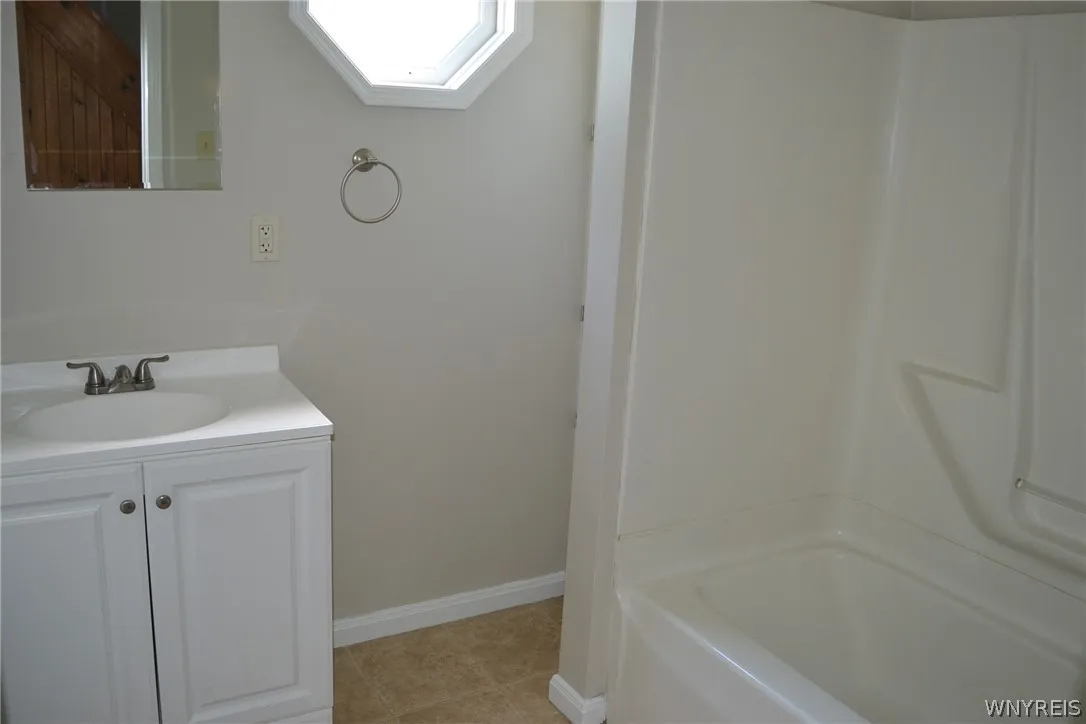 3966 Grant Avenue, Hamburg, New York 14075, Hamburg, New York 14075, 4 Bedrooms Bedrooms, 6 Rooms Rooms,1 BathroomBathrooms,Residential,Closed,3966 Grant Avenue, Hamburg, New York 14075,0,B1547088