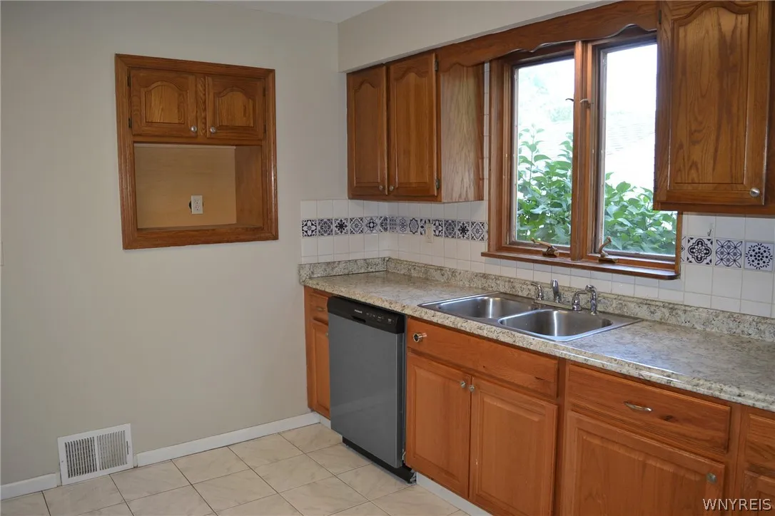 3966 Grant Avenue, Hamburg, New York 14075, Hamburg, New York 14075, 4 Bedrooms Bedrooms, 6 Rooms Rooms,1 BathroomBathrooms,Residential,Closed,3966 Grant Avenue, Hamburg, New York 14075,0,B1547088
