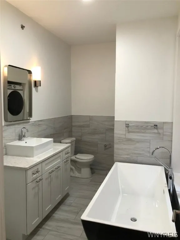 75 Johnson Park 2, Buffalo, New York 14201, Buffalo, New York 14201, 2 Bedrooms Bedrooms, 3 Rooms Rooms,2 BathroomsBathrooms,Residential Lease,For Rent,75 Johnson Park 2, Buffalo, New York 14201,0,B1546602