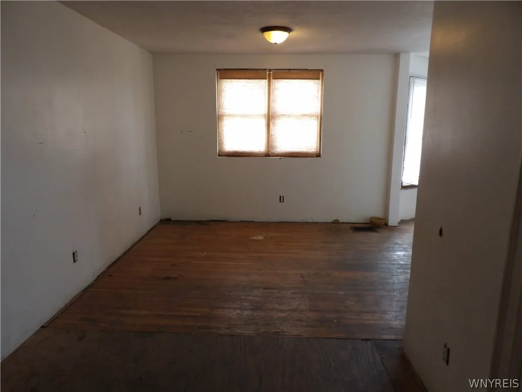 Upper primary bedroom