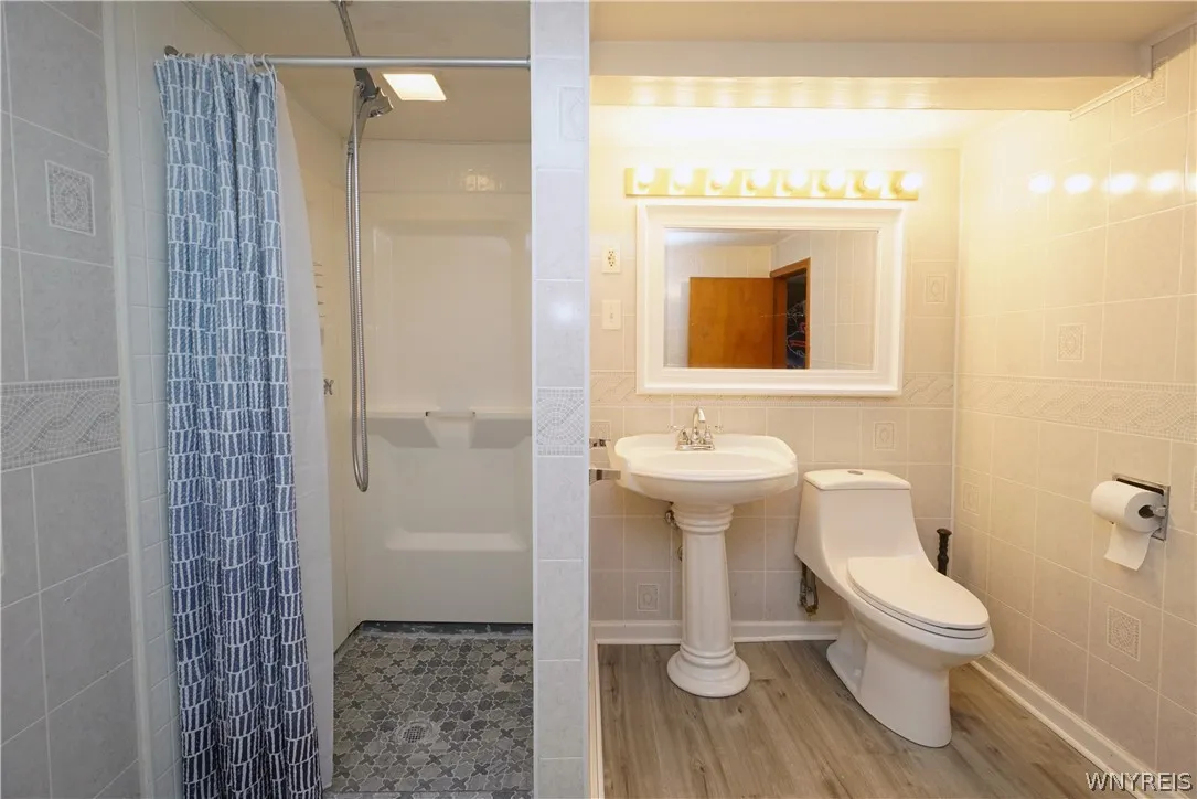 4532 Lake Shore Road, Hamburg, New York 14075, Hamburg, New York 14075, 3 Bedrooms Bedrooms, 7 Rooms Rooms,2 BathroomsBathrooms,Residential Lease,Closed,4532 Lake Shore Road, Hamburg, New York 14075,0,B1547349