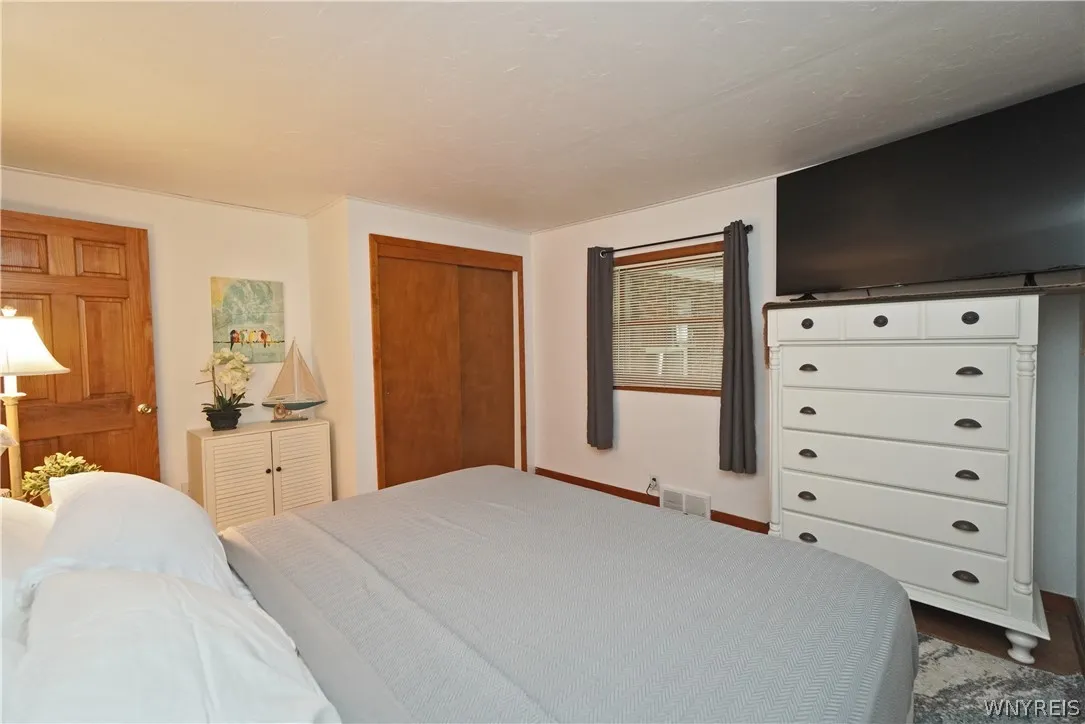4532 Lake Shore Road, Hamburg, New York 14075, Hamburg, New York 14075, 3 Bedrooms Bedrooms, 7 Rooms Rooms,2 BathroomsBathrooms,Residential Lease,Closed,4532 Lake Shore Road, Hamburg, New York 14075,0,B1547349